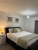 Stunning 2-bed Apartment in Dartford