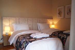 Daphne Luxury Apartment