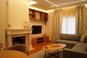 Daphne Luxury Apartment