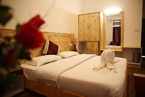 Goroomgo Hotel Saras Manali