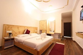Goroomgo Hotel Saras Manali