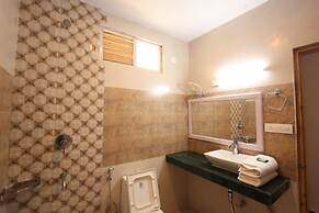 Goroomgo Hotel Saras Manali