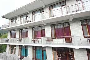 Goroomgo Hotel Saras Manali