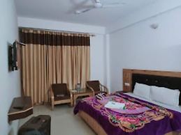 Goroomgo Hotel Saras Manali