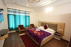 Goroomgo Hotel Saras Manali