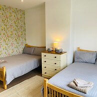 Bright Modern Welcoming Home Easy Stroll Along Pathway Into Kenmare To