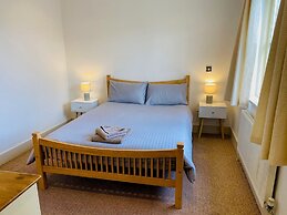 Bright Modern Welcoming Home Easy Stroll Along Pathway Into Kenmare To