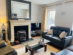 Bright Modern Welcoming Home Easy Stroll Along Pathway Into Kenmare To