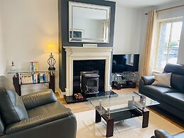 Bright Modern Welcoming Home Easy Stroll Along Pathway Into Kenmare To