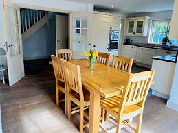 Bright Modern Welcoming Home Easy Stroll Along Pathway Into Kenmare To