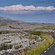 Detached Cottage Overlooking Lake in Connemara