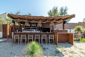 La Villa Miramar