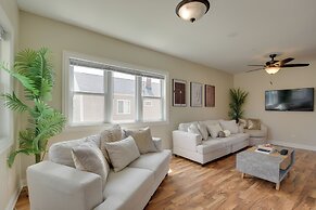 Walk to Metra: Pet-friendly Blue Island Apt