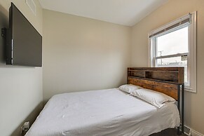 Walk to Metra: Pet-friendly Blue Island Apt