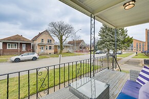 Walk to Metra: Pet-friendly Blue Island Apt