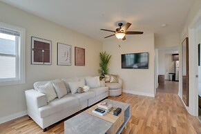 Walk to Metra: Pet-friendly Blue Island Apt