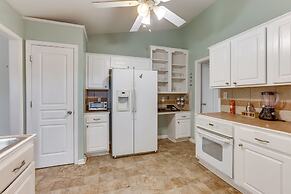 Pet-friendly Birmingham Cottage w/ Private Hot Tub