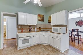 Pet-friendly Birmingham Cottage w/ Private Hot Tub