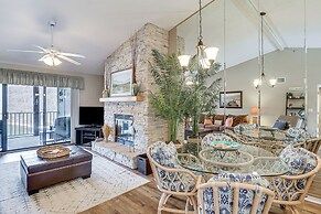 Lakefront Osage Beach Abode w/ Grill & Pool Access