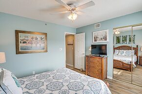 Lakefront Osage Beach Abode w/ Grill & Pool Access