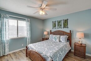 Lakefront Osage Beach Abode w/ Grill & Pool Access