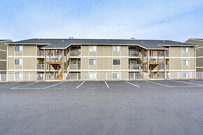 Lakefront Osage Beach Abode w/ Grill & Pool Access