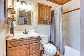 Smoky Mountain Cabin w/ Fire Pit & Stunning Views!