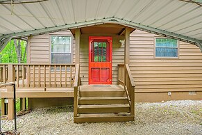 Smoky Mountain Cabin w/ Fire Pit & Stunning Views!