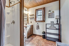 Smoky Mountain Cabin w/ Fire Pit & Stunning Views!