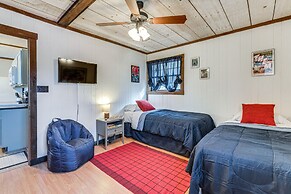 Smoky Mountain Cabin w/ Fire Pit & Stunning Views!