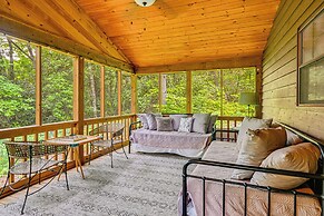 Smoky Mountain Cabin w/ Fire Pit & Stunning Views!