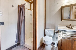 Smoky Mountain Cabin w/ Fire Pit & Stunning Views!