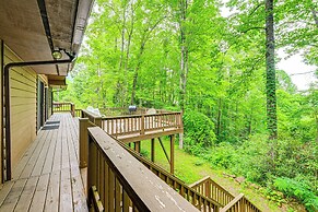 Smoky Mountain Cabin w/ Fire Pit & Stunning Views!