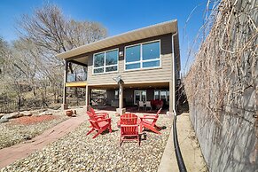 Yankton Vacation Home w/ Hot Tub & River Views