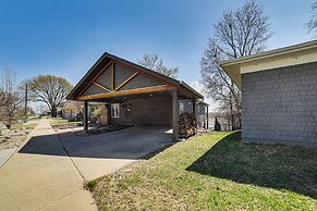 Yankton Vacation Home w/ Hot Tub & River Views