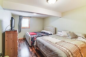 Yankton Vacation Home w/ Hot Tub & River Views
