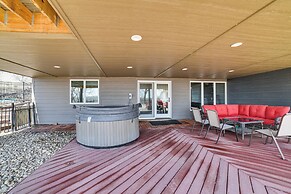 Yankton Vacation Home w/ Hot Tub & River Views