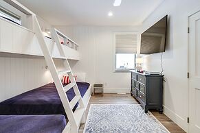 Luxury Serpent Lake Home w/ Gourmet Kitchen!