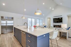 Luxury Serpent Lake Home w/ Gourmet Kitchen!