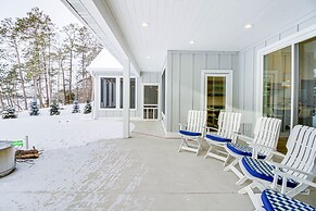 Luxury Serpent Lake Home w/ Gourmet Kitchen!