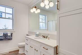 Luxury Serpent Lake Home w/ Gourmet Kitchen!