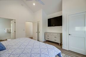 Luxury Serpent Lake Home w/ Gourmet Kitchen!