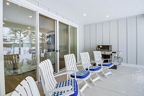 Luxury Serpent Lake Home w/ Gourmet Kitchen!