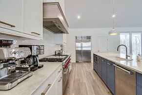 Luxury Serpent Lake Home w/ Gourmet Kitchen!