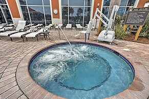 Florida Resort Condo: Walk to Pensacola Beach!