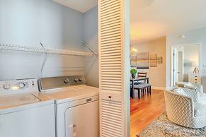 Florida Resort Condo: Walk to Pensacola Beach!