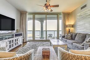 Florida Resort Condo: Walk to Pensacola Beach!