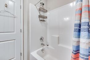 Union City Townhome: 17 Mi to Downtown Atlanta!