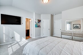 Union City Townhome: 17 Mi to Downtown Atlanta!