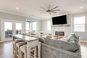'footprints in the Sand' - Luxe Freeport Home!